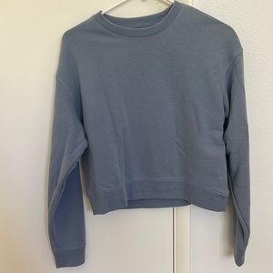 uniqlo blue crewneck
